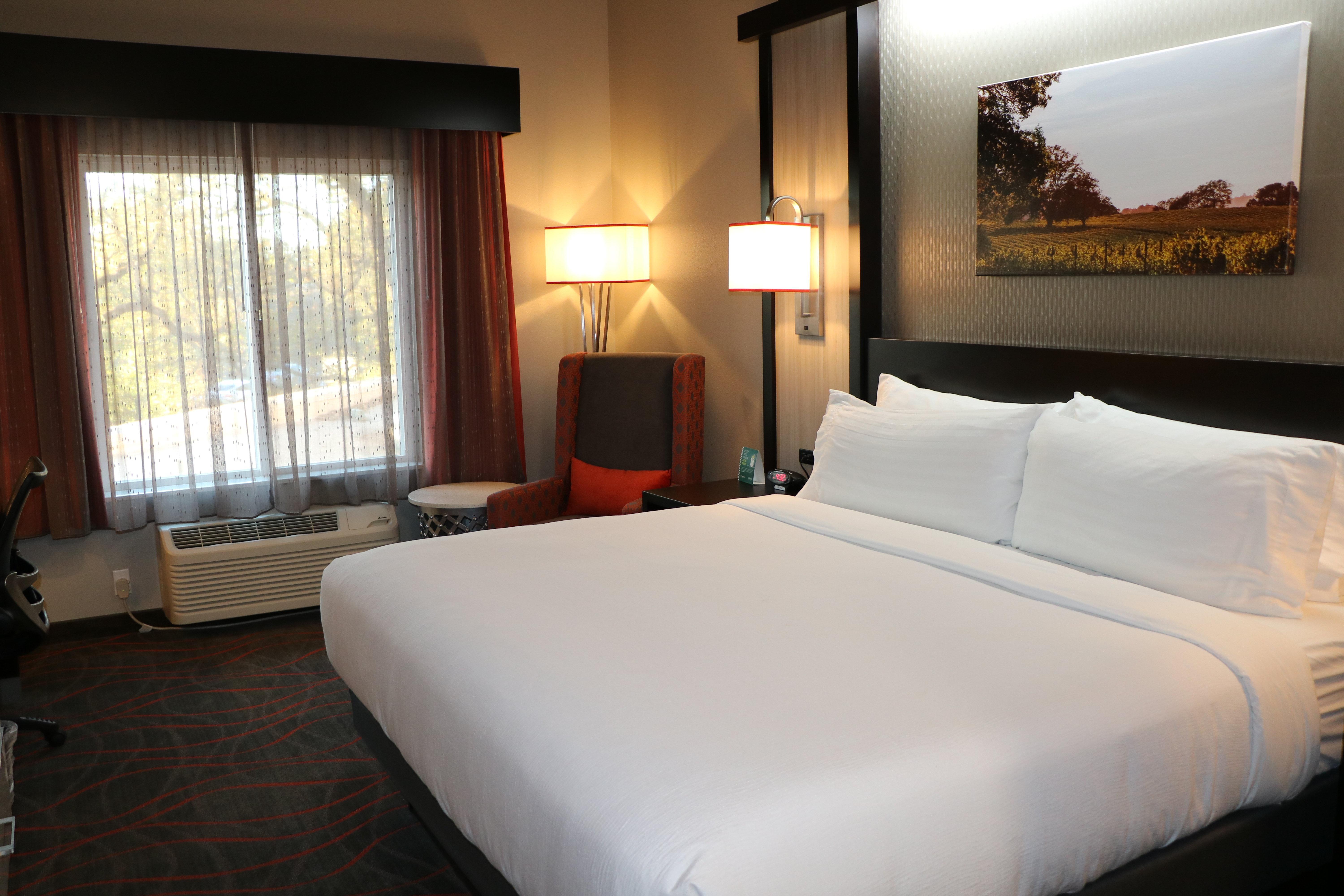 Holiday Inn Windsor - Wine Country By Ihg Екстер'єр фото